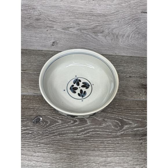 Iron Mountain Martha's Flowers Stoneware Vegetable Bowl 7-7/8” D X 2-7/8"H - Picture 2 of 7